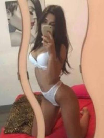 Kris  Riccione escort donne Rimini