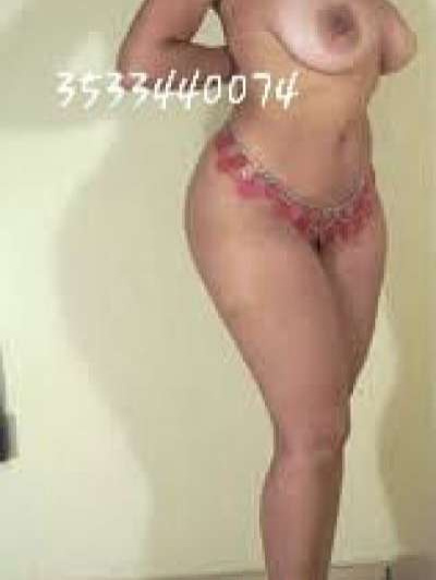 Vittoria Macerata escort donne Rimini