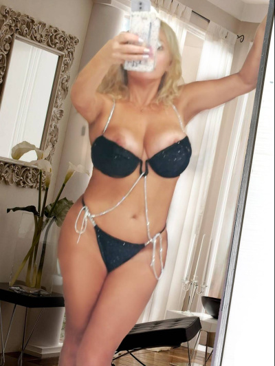 RUSSA SENSUALE escort donne Siracusa