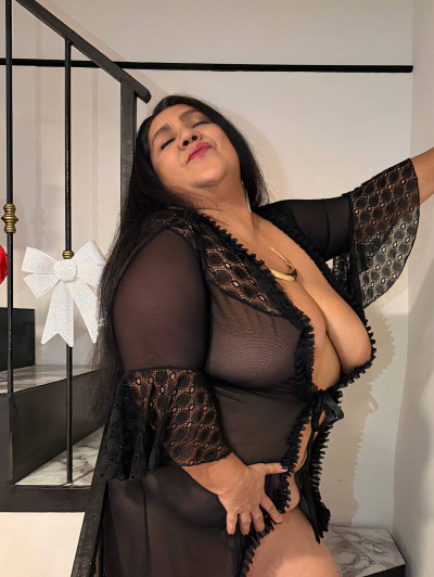 CLAUDIA Latina escort donne Napoli