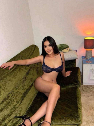 Eva Thai girl escort donne Pisa