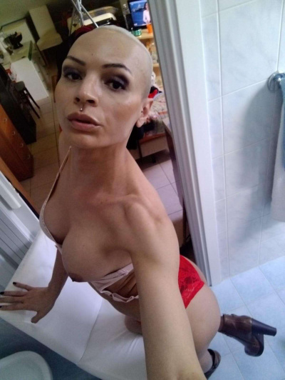 BIONDA MASSAGGIATRICE TRANS trans Rimini